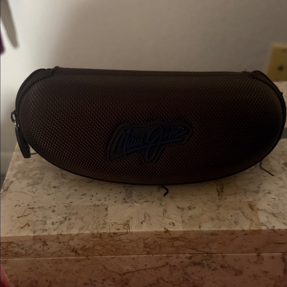 Maui Jim Black Sunglasses with Green Lenses - Picture 3 of 4